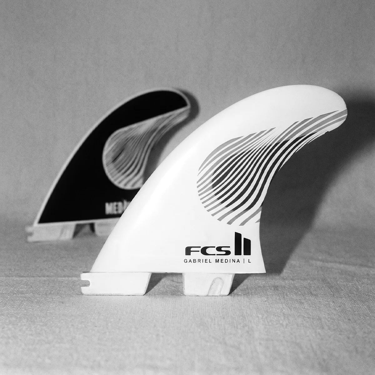 FCS II Gabriel Medina PC Tri Fin Set - Black/White
