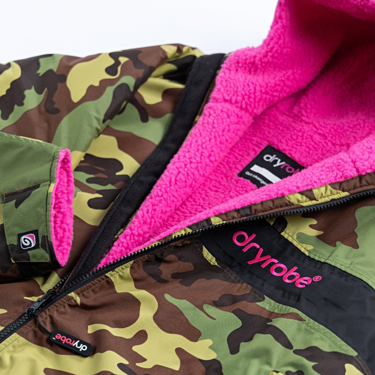 Dryrobe Advance Long Sleeve Remix Kids Changing Robe - Camo/Pink/Black