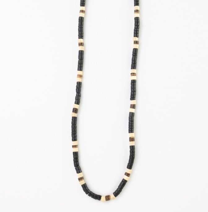 Pineapple Island Surfer Girl Shell Beaded Necklace - Black/White