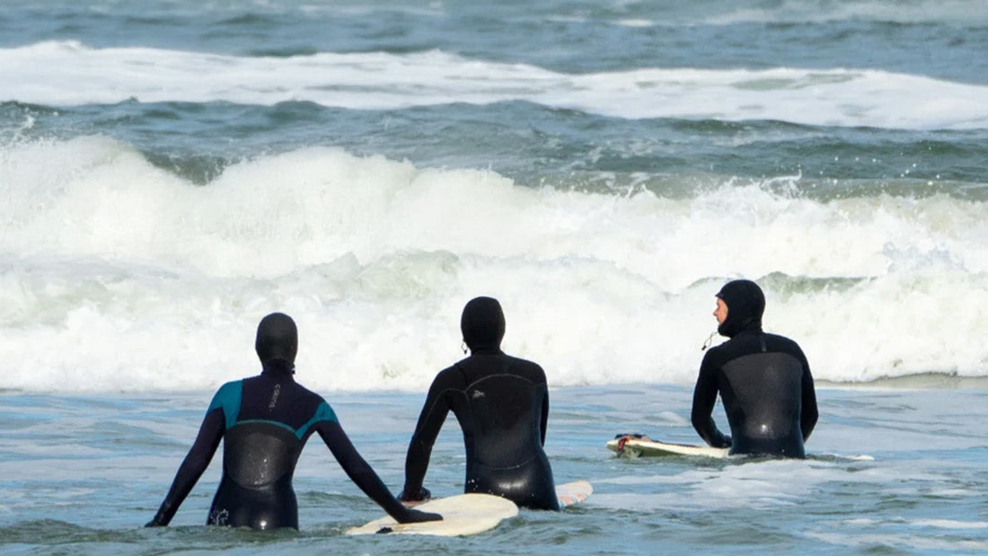 How to stay warm in the sea in winter
