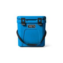 Yeti Roadie 24 Cool Box in Big Wave Blue