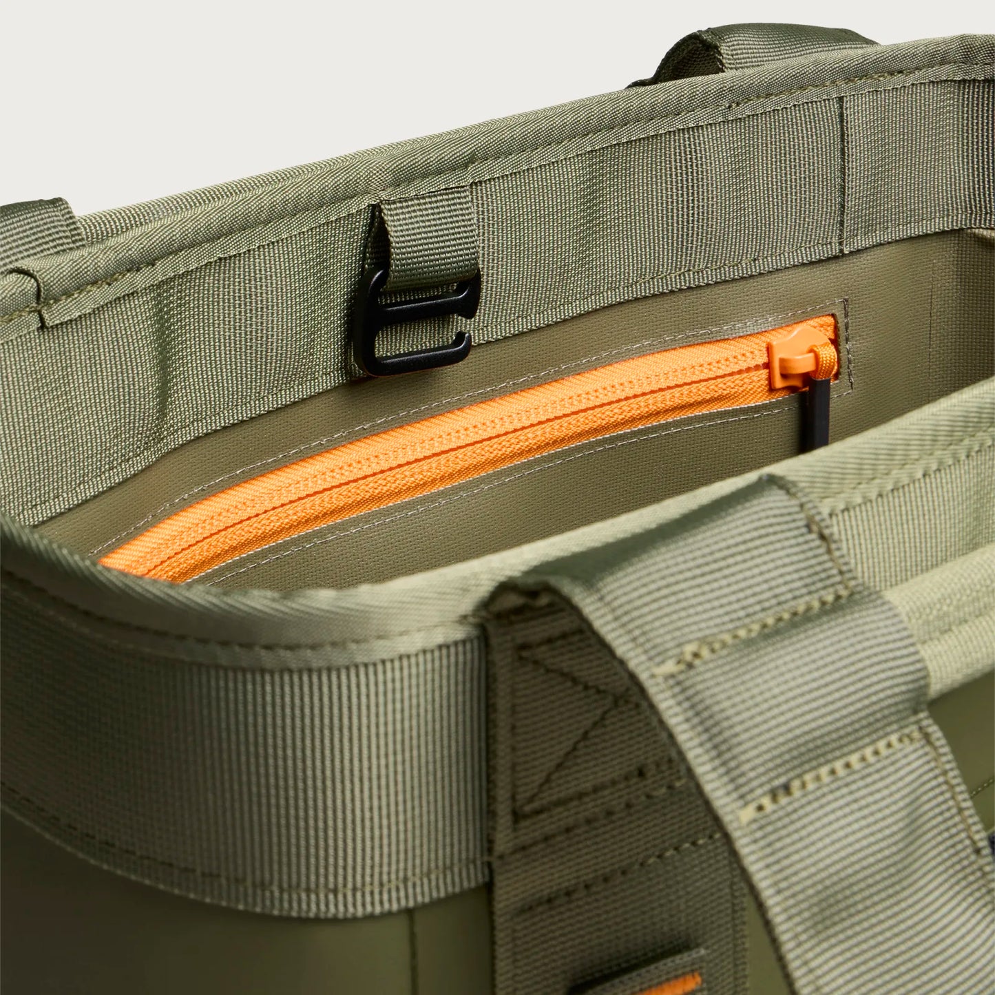 Yeti Camino 20 Carryall Tote Bag - Olive/King Crab