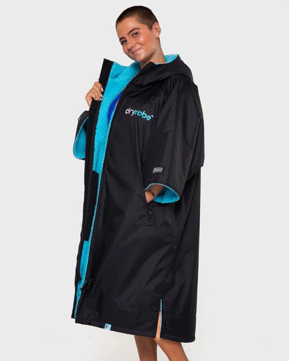 Dryrobe Advance Short Sleeve Changing Robe - Black / Blue