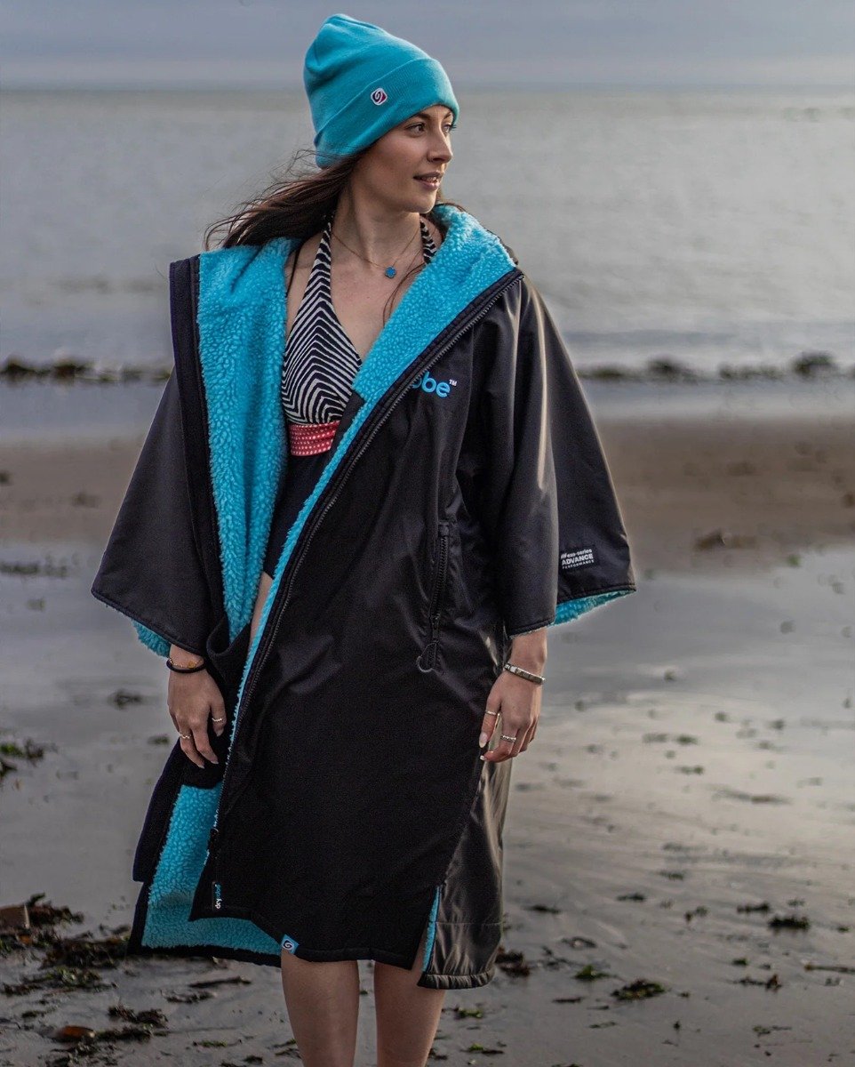 Dryrobe Advance Short Sleeve Changing Robe - Black / Blue