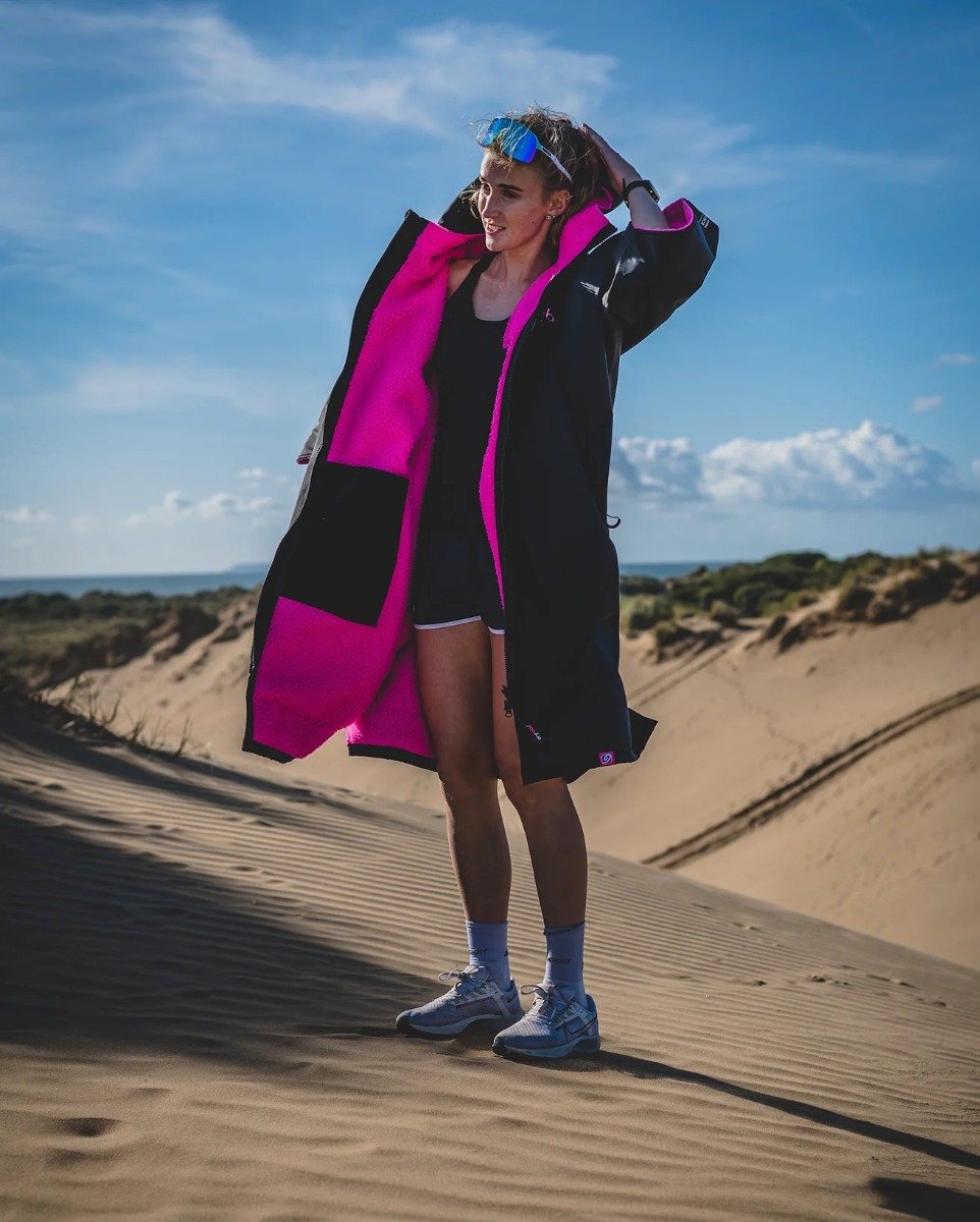 Dryrobe Advance Short Sleeve Changing Robe - Black / Pink