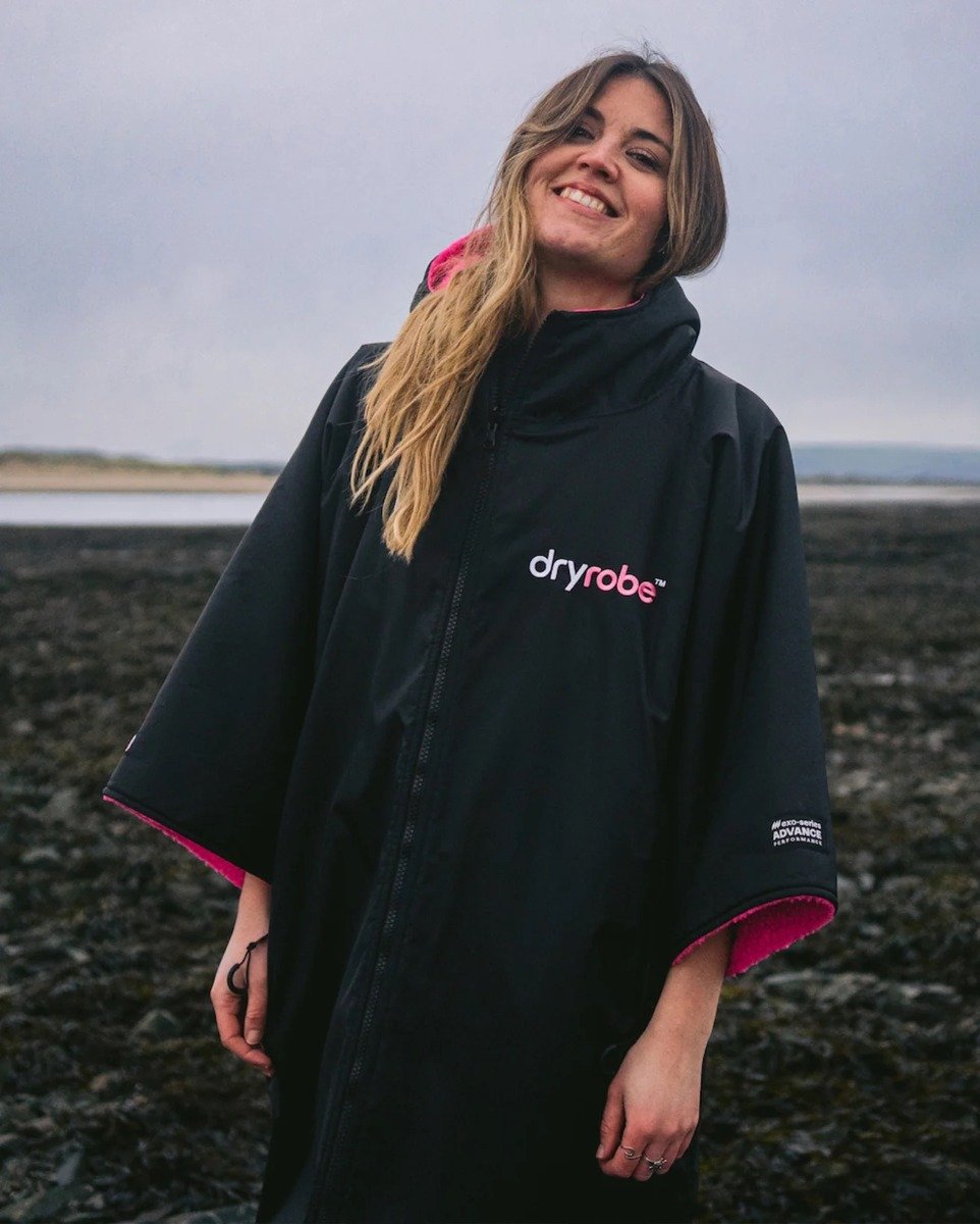 Dryrobe Advance Short Sleeve Changing Robe - Black / Pink