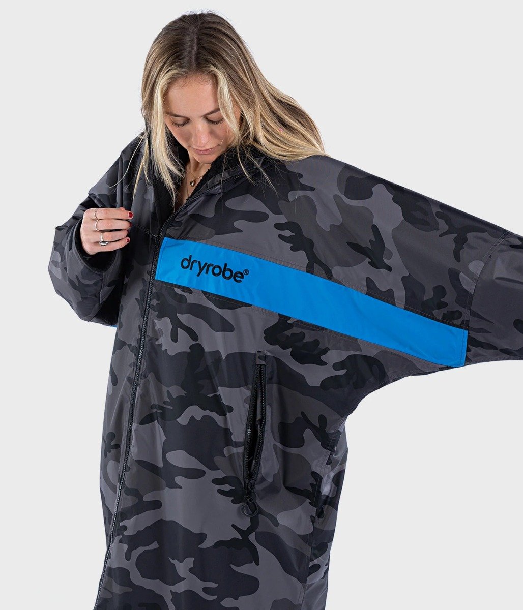 Dryrobe Advance Long Sleeve Remix Adult Changing Robe - Black Camo/Blue
