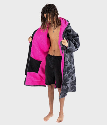 Dryrobe Advance Long Sleeve Adult Changing Robe in Black Camouflage /Pink