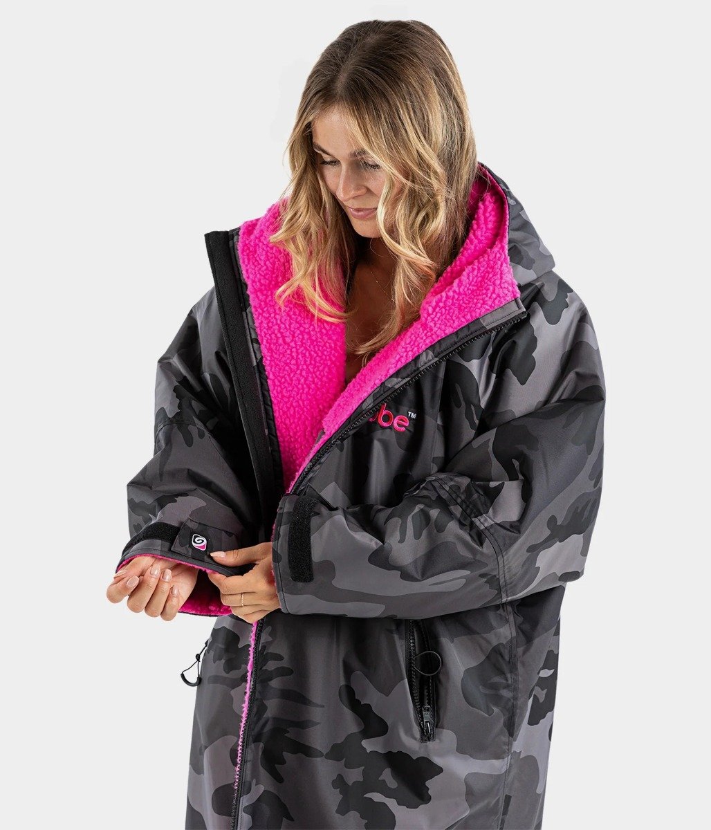 Dryrobe Advance Long Sleeve Adult Changing Robe - Black Camo/Pink
