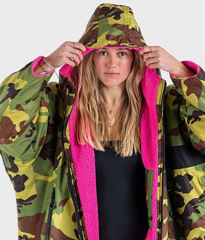 Dryrobe Advance Long Sleeve Remix Adult Changing Robe - Camo/Pink/Black