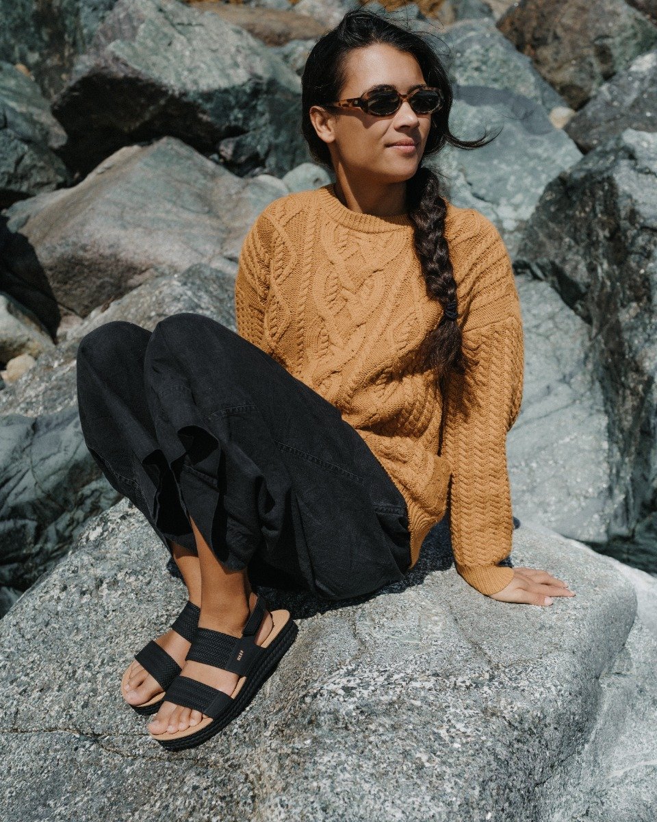 Reef Women's Water Vista Sandals - Black/Tan