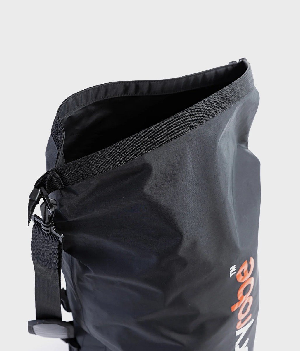 Dryrobe 33L Compression Travel Bag - Black