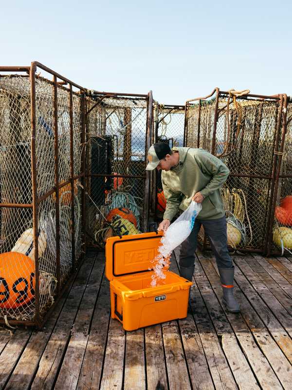 Yeti Tundra 45 Cool Box - King Crab Orange
