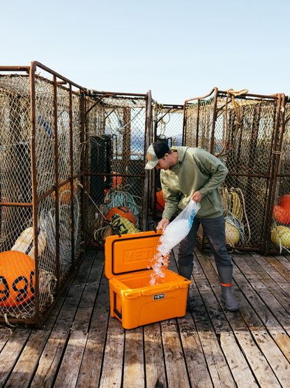Yeti Tundra 45 Cool Box - King Crab Orange