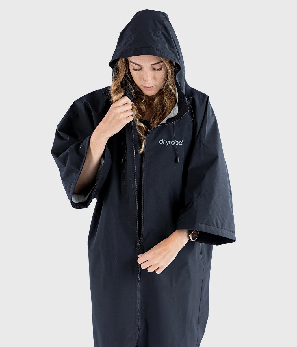 Dryrobe Lite Short Sleeve Changing Robe - Black/Grey