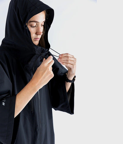 Dryrobe Lite Short Sleeve Changing Robe - Black/Grey