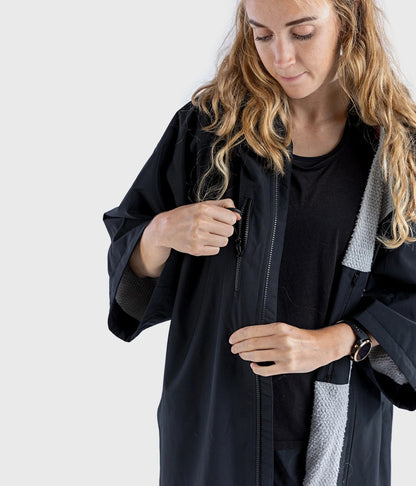 Dryrobe Lite Short Sleeve Changing Robe - Black/Grey