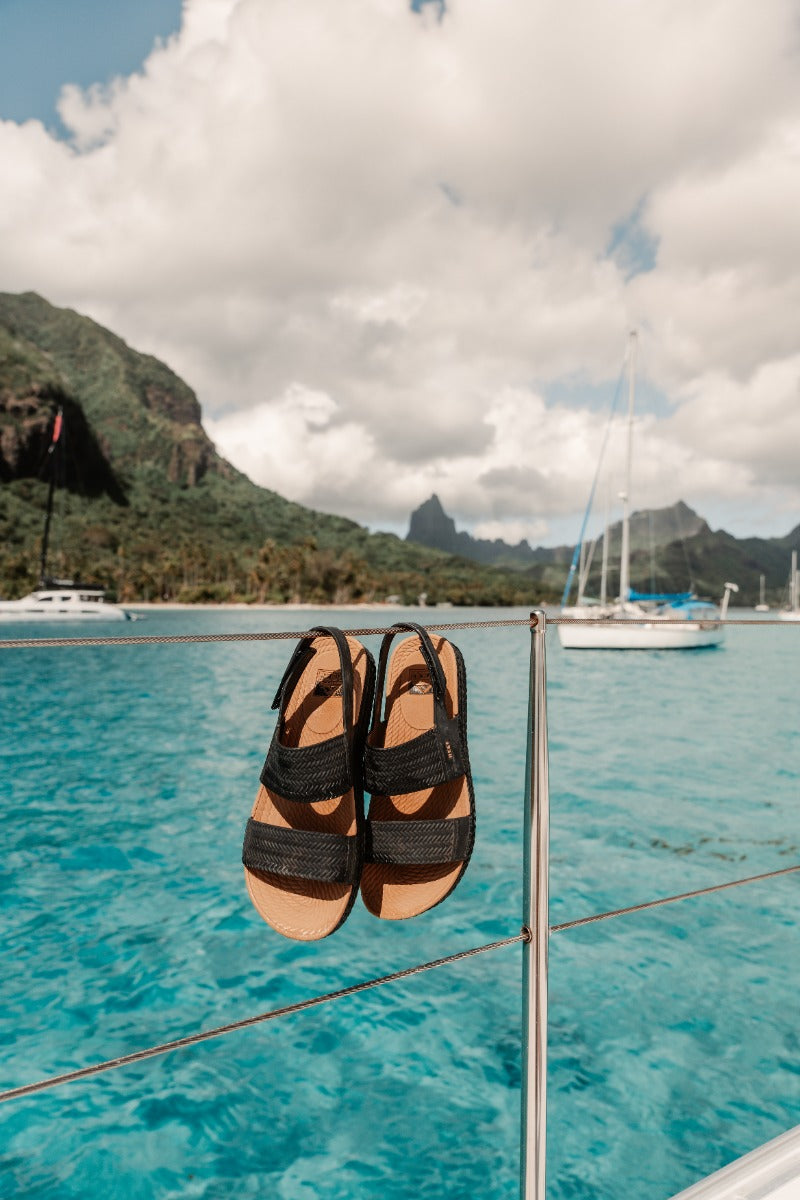 Reef Women's Water Vista Sandals - Black/Tan
