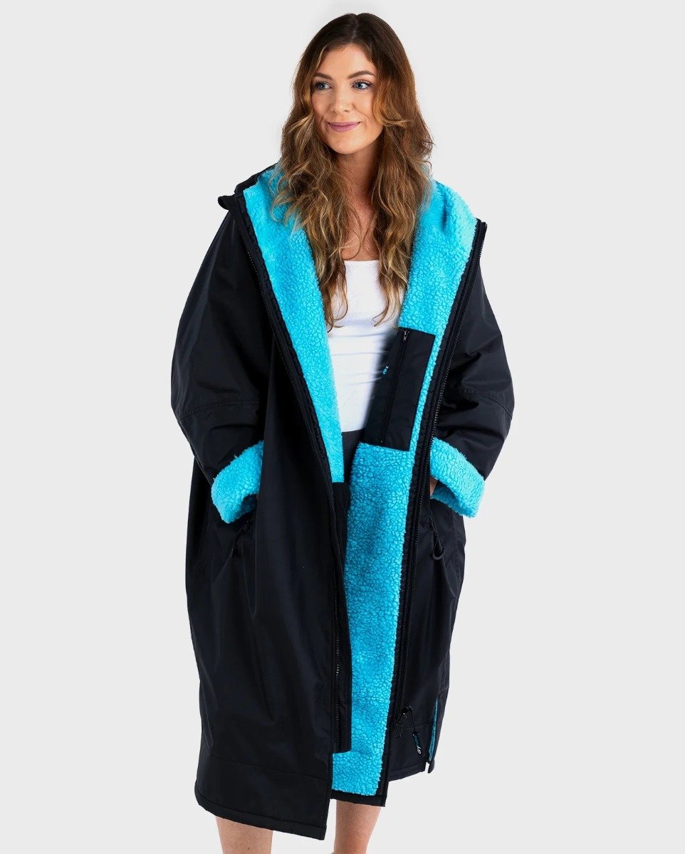 Dryrobe Advance Long Sleeve Changing Robe - Black / Blue