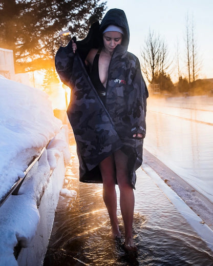 Dryrobe Advance Long Sleeve Changing Robe - Black / Camo