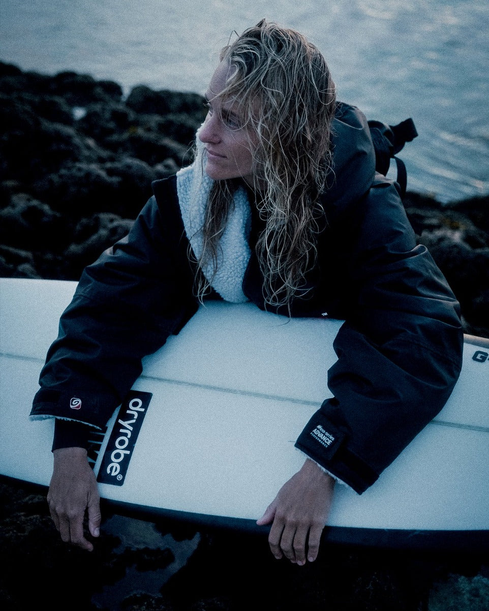 Dryrobe Advance Long Sleeve Changing Robe - Black/Grey