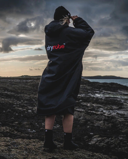 Dryrobe Advance Long Sleeve Adult Changing Robe - Black/Red