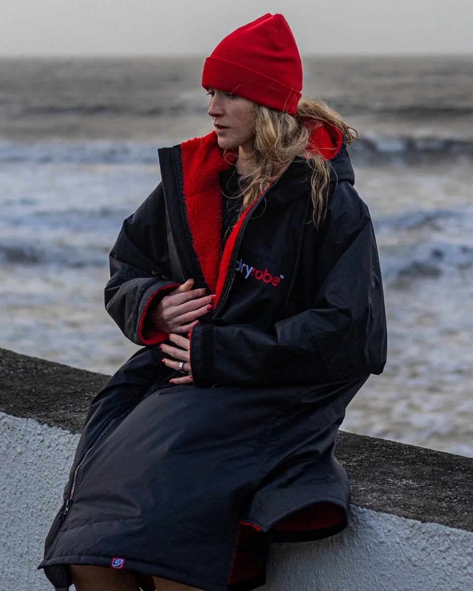 Dryrobe Advance Long Sleeve Adult Changing Robe - Black/Red