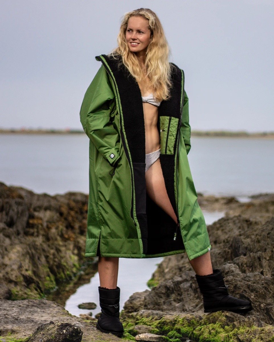 Dryrobe Advance Long Sleeve Changing Robe - Dark Green / Black
