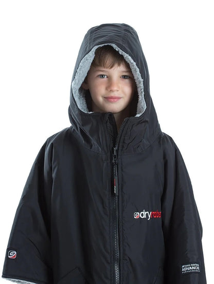 Dryrobe Advance Kids Short Sleeve - Age 5-9 - Black/Grey