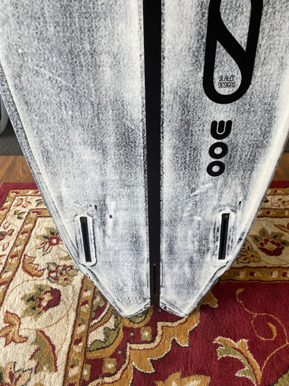 Firewire Great White Twin I-Bolic Core with Volcanic Lamination 5ft 7 Surfboard & Fins - SECONDHAND SURFBOARD