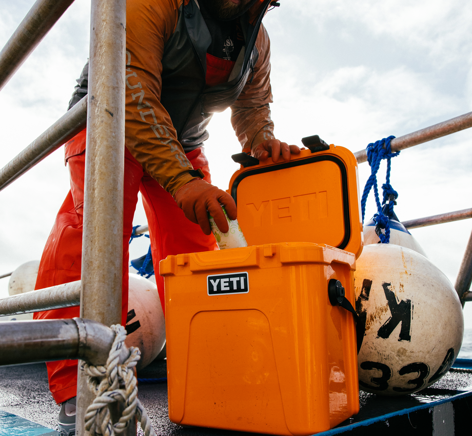 Yeti Roadie 24 Cool Box - King Crab Orange
