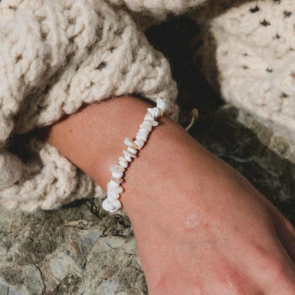 Pineapple Island Canggu Puka Shell Surfer Bracelet - White