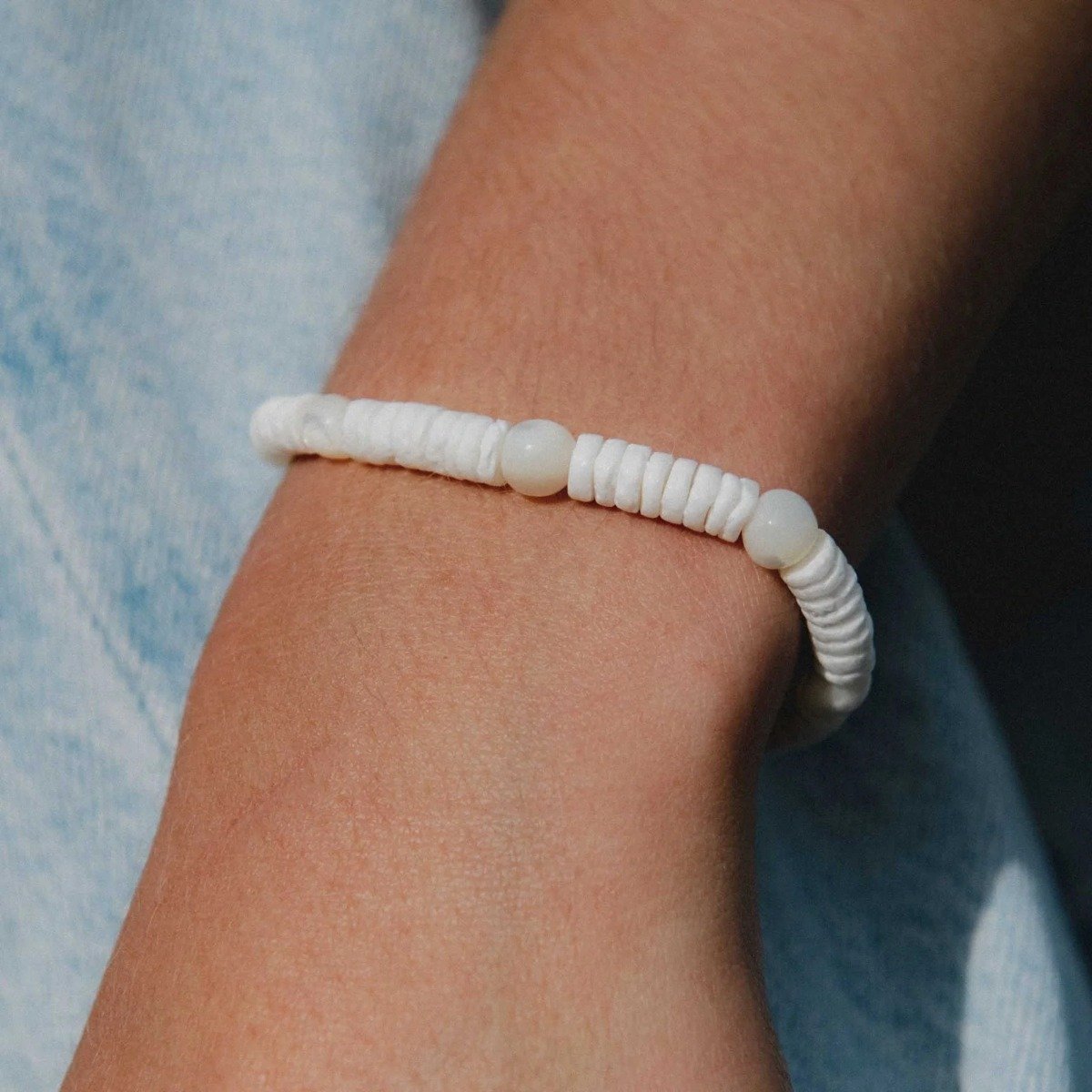 Pineapple Island Madasari Beach Mother of Pearl Shell Bracelet - White