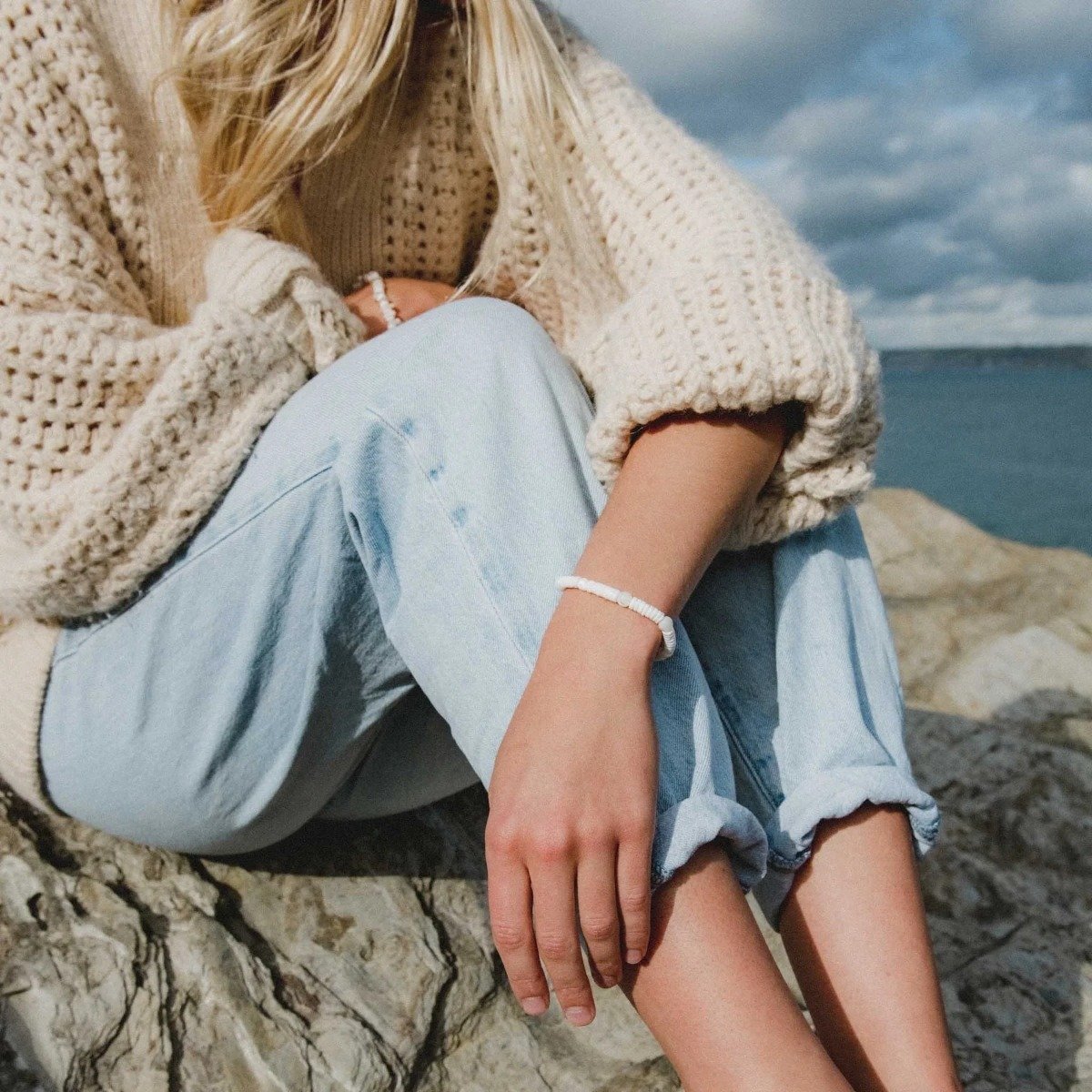 Pineapple Island Madasari Beach Mother of Pearl Shell Bracelet - White