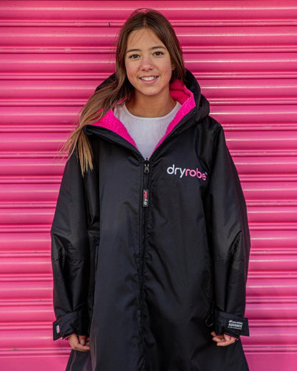 Dryrobe Advanced Long Sleeve Kids Changing Robe - Age 10-13 - Black / Pink