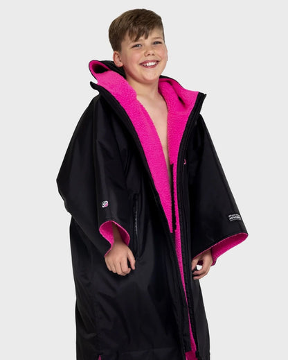 Dryrobe Advance Kids Short Sleeve Changing Robe - Kids 10-13 - Black/Pink