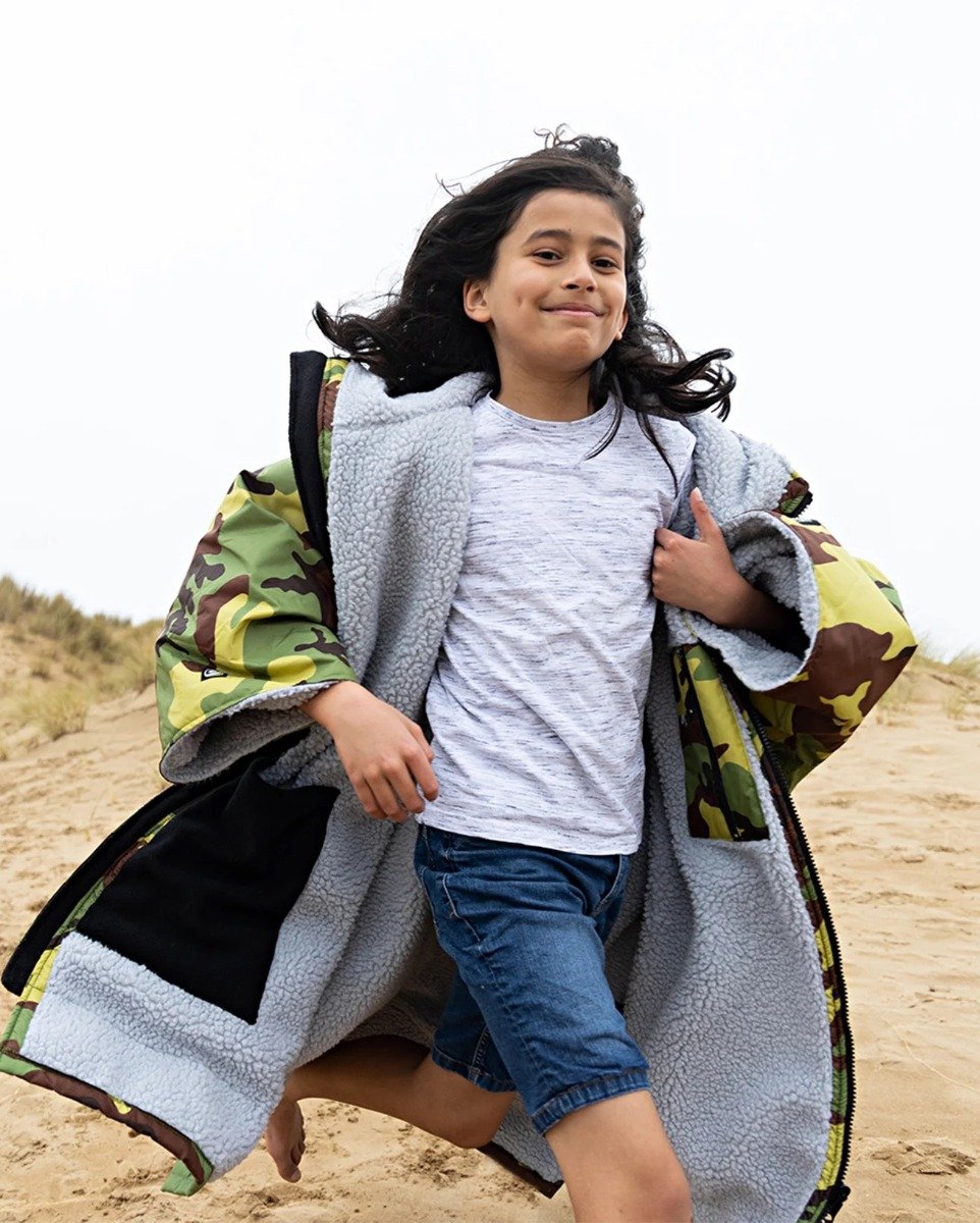 Dryrobe Advance Kids Short Sleeve Changing Robe - Age 10-13 - Camo/Grey