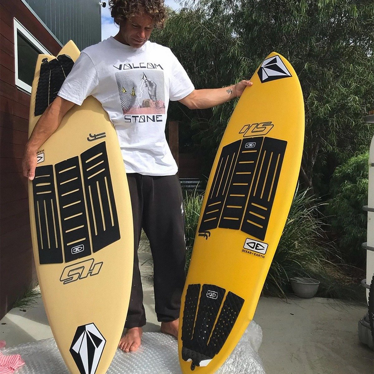 Ocean & Earth Down the Line Surfboard Centre Deck Pad - Black