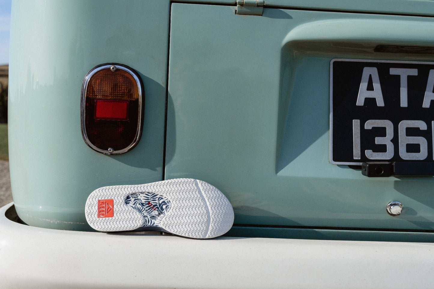 Reef Men's Mick Fanning Flip-Flops - Navy / Orange Tropic