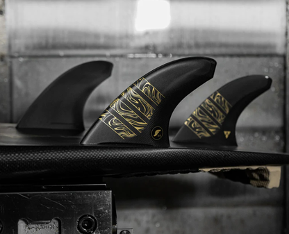 Futures Alpha Vector 3/2 Medium Fins - Carbon/Gold