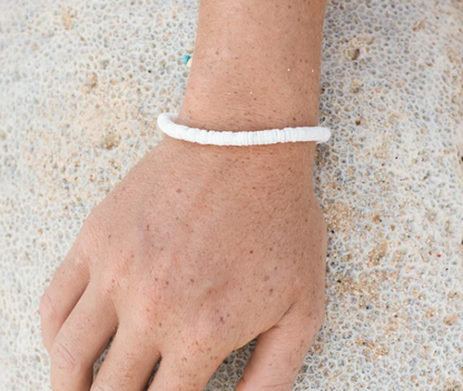 Pineapple Island Puka Womens Shell Bracelet - White