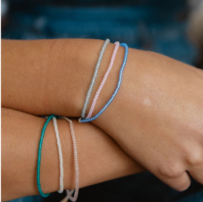 Pineapple Island Ka'anapali Frosted Glass Beaded Bracelet - Turquoise