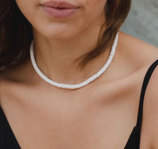 Pineapple Island Padangbai Puka Shell Choker Necklace - White