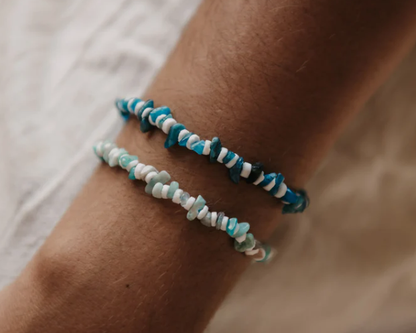 Pineapple Island Bracelet - Blue Shell Chipped Bead