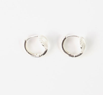 Pineapple Island Shell Hoop Earrings - Silver