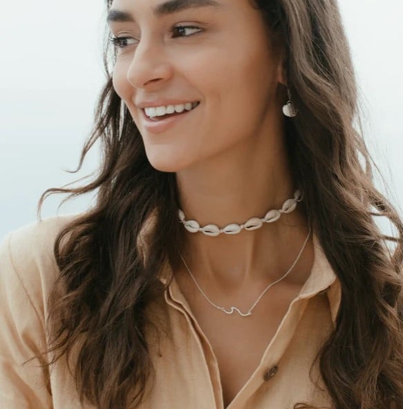 Pineapple Island ASRI Hammered Wave Necklace - Silver