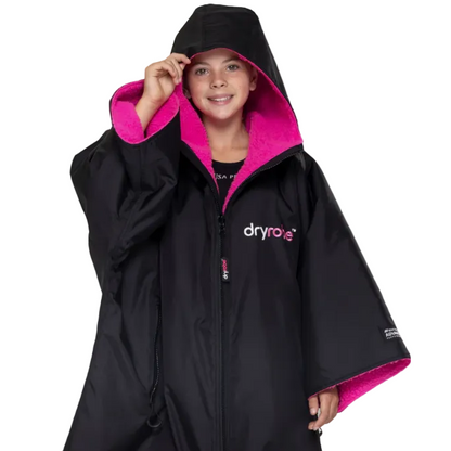 Dryrobe Advance Short Sleeve Changing Robe - Kids Age 5-9 - Black / Pink
