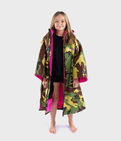 Dryrobe Advance Kids Short Sleeve Changing Robe in Camo/Pink