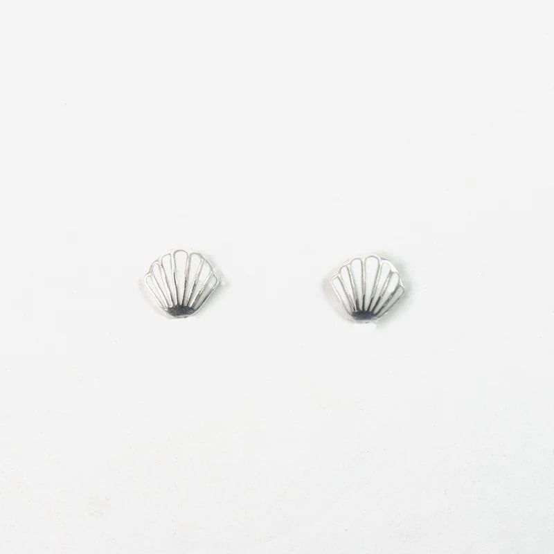 Pineapple Island Seashell Stud Earrings in Silver