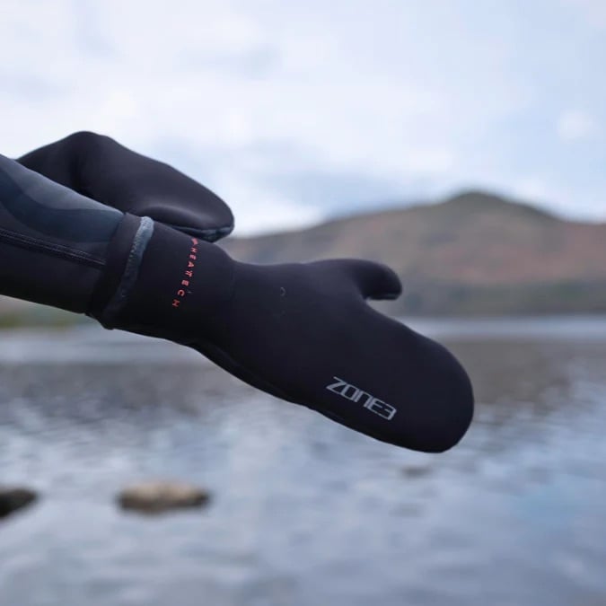 ZONE3 Thermo-Tech 3.5mm Swim Mitts - Black